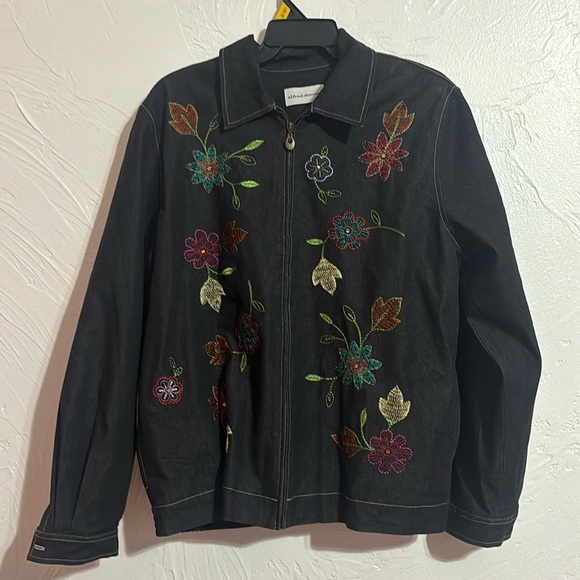 Alfred dunner women’s jacket. Zipper, stilted flowers on front. Never worn. - Picture 1 of 5